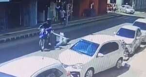 La Nación / Luque: a pedradas, vecinos redujeron a delincuente que asaltó una joyería