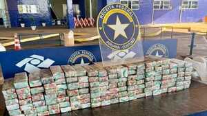 Puente de la Amistad: Brasil incauta 140 kilos de droga oculta en vehículo con chapa paraguaya