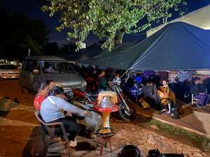 MEC: largas filas para inscribirse a escuelas públicas son señal de confianza, según Ramírez - Nacionales - ABC Color