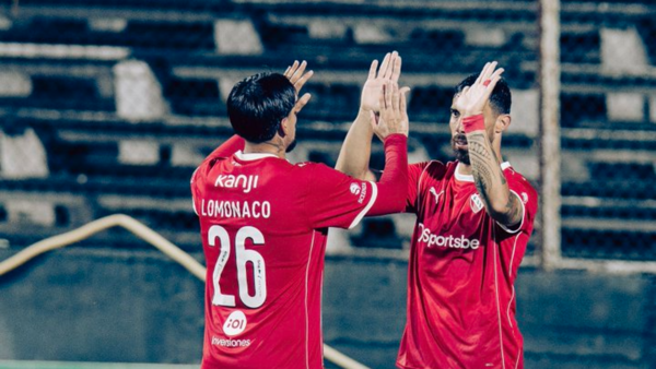 Golazo de Gabriel Ávalos en la Serie Río de la Plata