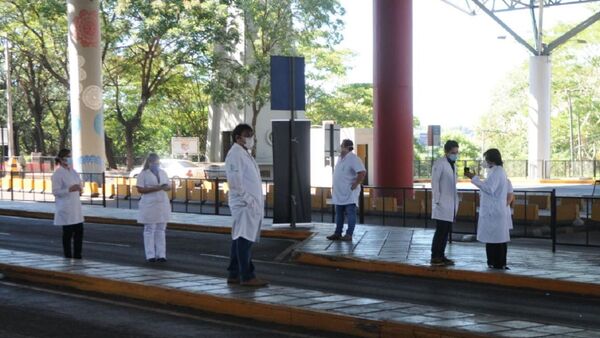 Popular / Matasanos paraguayos exigen que extranjeros hablen avei guaraní