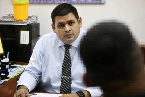 Juicio permite suprimir apellido paterno por abandono