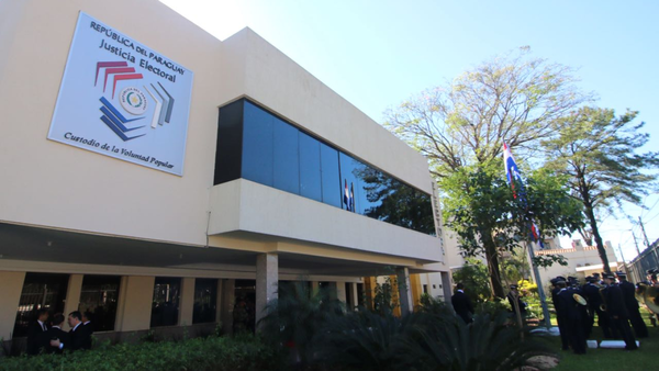 Funcionaria del TSJE presentó ocho certificados médicos truchos y la pillaron