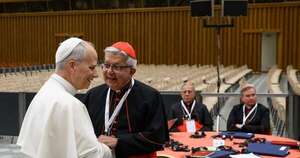 La Nación / Cardenal Adalberto Martínez saludó al papa y expresó su compromiso de acompañarlo en la oración