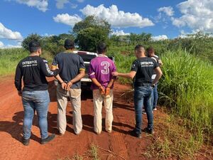 Interpol captura a dos hermanos con orden de extradición en Edelira