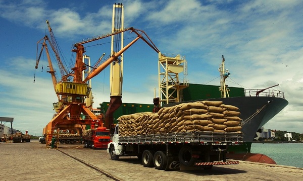 Informe señala que exportaciones aumentan en cantidad, pero los ingresos se estancan en la región - OviedoPress