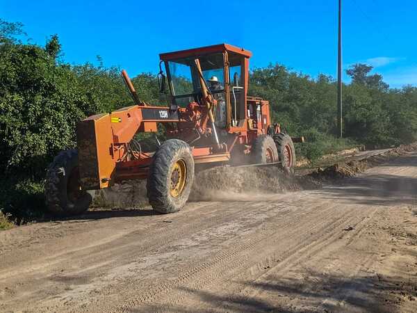 MOPC refuerza caminos y asistencia comunitaria en Alto Paraguay