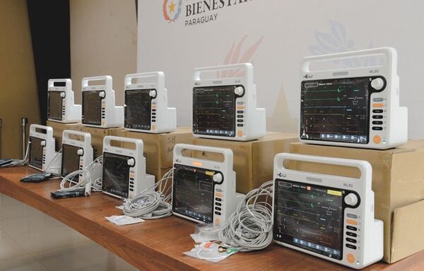Entregan 70 monitores para fortalecer servicios de UTI - La Tribuna
