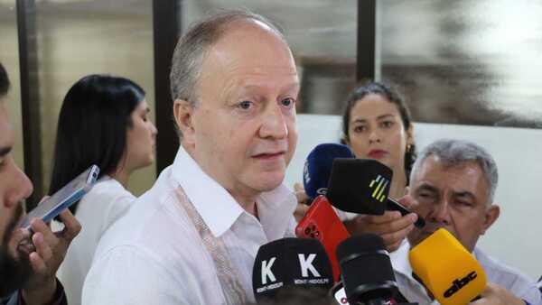 Crisis de la Caja Fiscal podría afectar hasta compra de medicamentos y Hambre Cero, alerta MEF