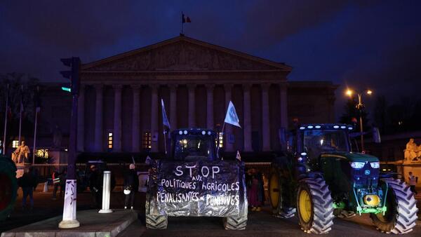 Detenidos 50 campesinos franceses por invadir un local ministerial en su lucha contra Mercosur