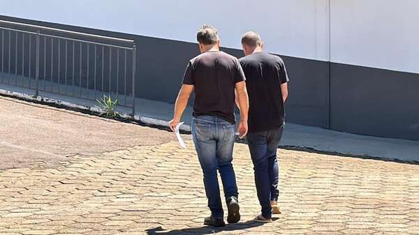 Reo se fuga, roba un camión y lo vende en Paraguay para gastar casi todo en fiestas y drogas - ABC en el Este - ABC Color