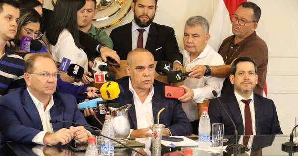 La Nación / Pérez y legisladores de HC apoyan ley de capitalidad