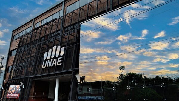 La UNAE se consolida como una universidad moderna, innovadora y conectada al mundo