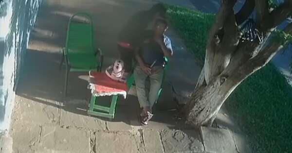 Diario HOY | Delincuente asaltó a un abuelo que tomaba tereré en su vereda