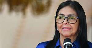 La Nación / Todo “anda muy bien” con Venezuela, dice Trump tras hablar con presidenta interina