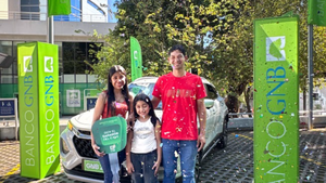 Banco GNB entregó la primera Suzuki Fronx GLX 0 km de su campaña “Oportunidad Sin Filtros”