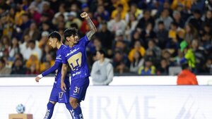 Robert Morales anota su primer gol en Pumas