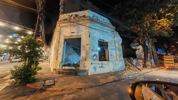 Patrimonio por el suelo: Aprovecharon la noche para demoler una casona de Asunción