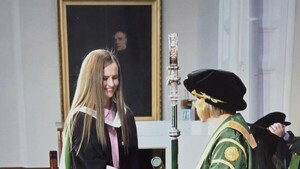 Ingeniera paraguaya se destaca en Reino Unido: Culminó su maestría con la calificación más alta