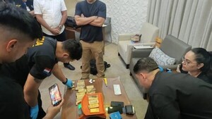 Ex funcionario de Dinac, imputado por supuesto contrabando de oro, pide arresto en casa