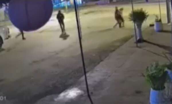 Video: arrastró del cabello a su expareja, con ayuda de su hermana, en plena calle  - ABC en el Este - ABC Color