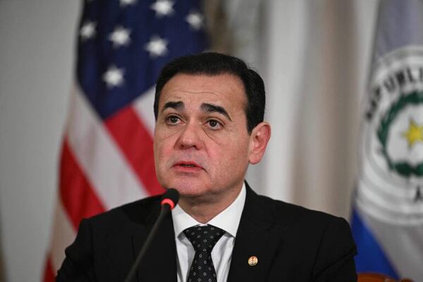 Canciller afirma que Lula mantiene en suspenso su asistencia para la firma entre Mercosur y UE - Política - ABC Color