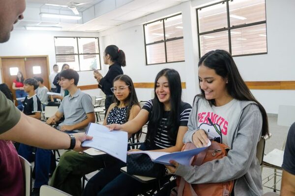 Jóvenes capitalinos de entre 17 a 29 años podrán acceder a becas de licenciatura mediante la Municipalidad de Asunción