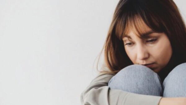 “Muy joven tuve un hijo que di en adopción y mi marido no sabe”