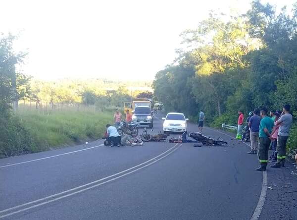 Choque entre motocicletas deja un adolescente muerto en Sapucái - Policiales - ABC Color
