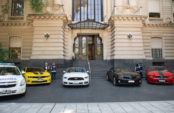 Automóviles utilizados para videoclip musical en Argentina eran contrabandeados desde Paraguay | Unicanal