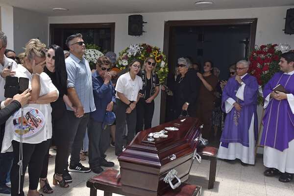 Quemil Yambay fue despedido con mucha música y al compás de “Mokõi guyra’i” - Música - ABC Color