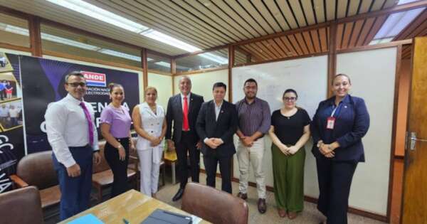 Diario HOY | Conforman mesa de trabajo para tratar deuda del Ministerio de Educación por la luz