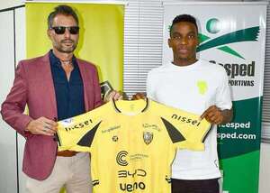 Recoleta FC: Pequeño cambio en el plantel aurinegro - Deportivo Recoleta - ABC Color