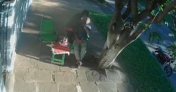 La Nación / Villarrica: detienen a joven que asaltó y atacó a abuelo que estaba en su vereda