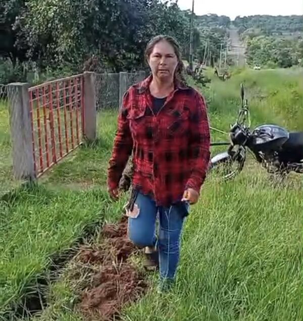 Mujer se niega a instalación de cañería de agua potable y genera conflicto vecinal en Arroyito - Concepción al Día