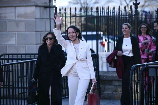 Machado entrega la medalla del Nobel de la Paz a Trump, que alaba un “gesto maravilloso” - Mundo - ABC Color