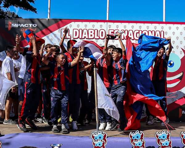 Escuela de Fútbol de la Fundación CCP brilla en Mar de Plata - Fútbol - ABC Color