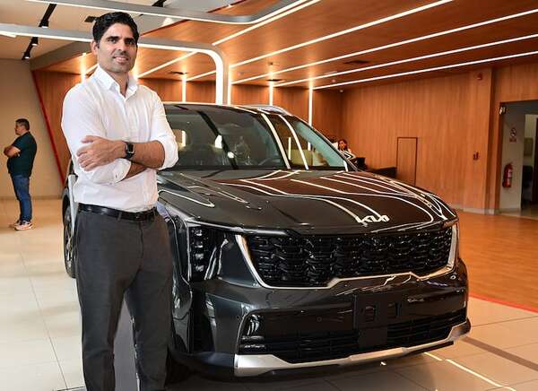 Kia celebra 15 años como líder en ventas de Paraguay - Sociales - ABC Color