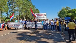 Pobladores exigen reparación de ruta PY08 y critican a Peña y a ministra