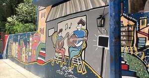 La Nación / Mural de Antonella Aranda rinde homenaje a la guarania en Punta Karapá