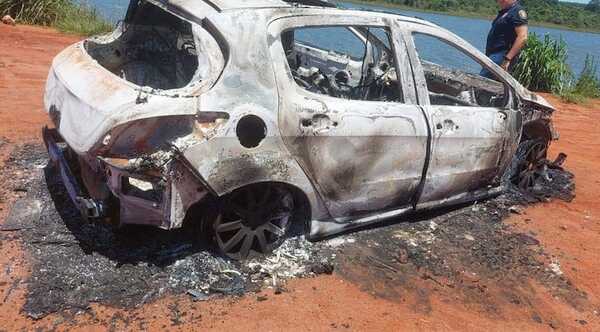 Hallan vehículo incinerado en Juan E. O’Leary y no descartan vínculo con intento de asalto - Noticiero Paraguay