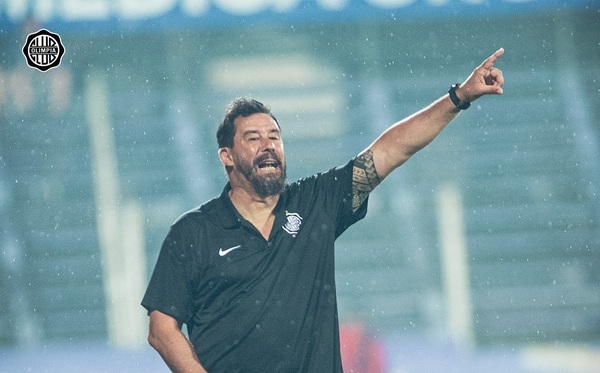 Vitamina Sánchez reconoce la falta de un centrodelantero en Olimpia