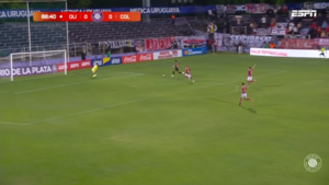 La inmejorable chance de desperdició Adrián Alcaraz ante Colo-Colo