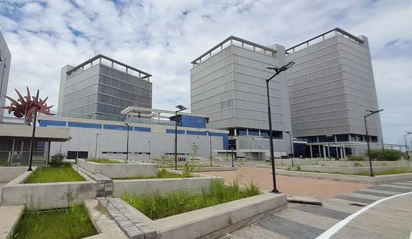 AUDIO: Oficinas del Gobierno: mudanzas al Puerto de Asunción comenzarían en marzo, según MOPC  - La Primera Mañana - ABC Color