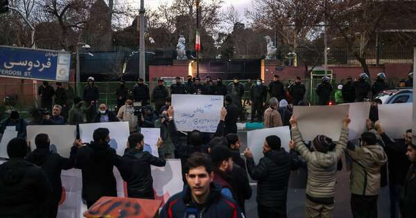La Nación / Irán suspendió 800 ejecuciones de manifestantes ante presión de Trump