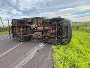 AUDIO: Camión militar volcó en la Ruta PY03 esta mañana  - A La Gran 7-30 - ABC Color