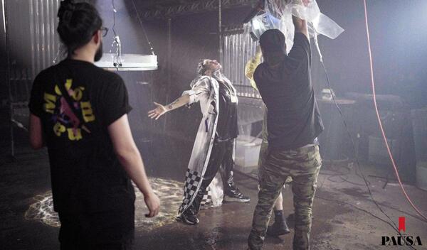 Bajo el agua está mi imperio | Pausa