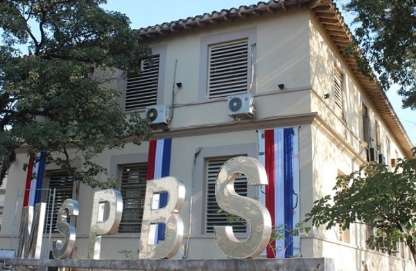 En solo 14 días de enero, Defensoría presentó 82 amparos contra el Ministerio de Salud