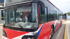 Popular / ¡Vándalos atacaron buses eléctricos!