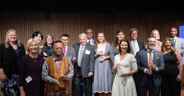 La Nación / Ministra Barán recibió el premio de Liderazgo en Salud 2025